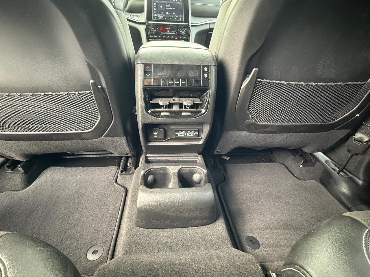 2023 Jeep Grand Cherokee L Laredo 4dr 4x4 Photo