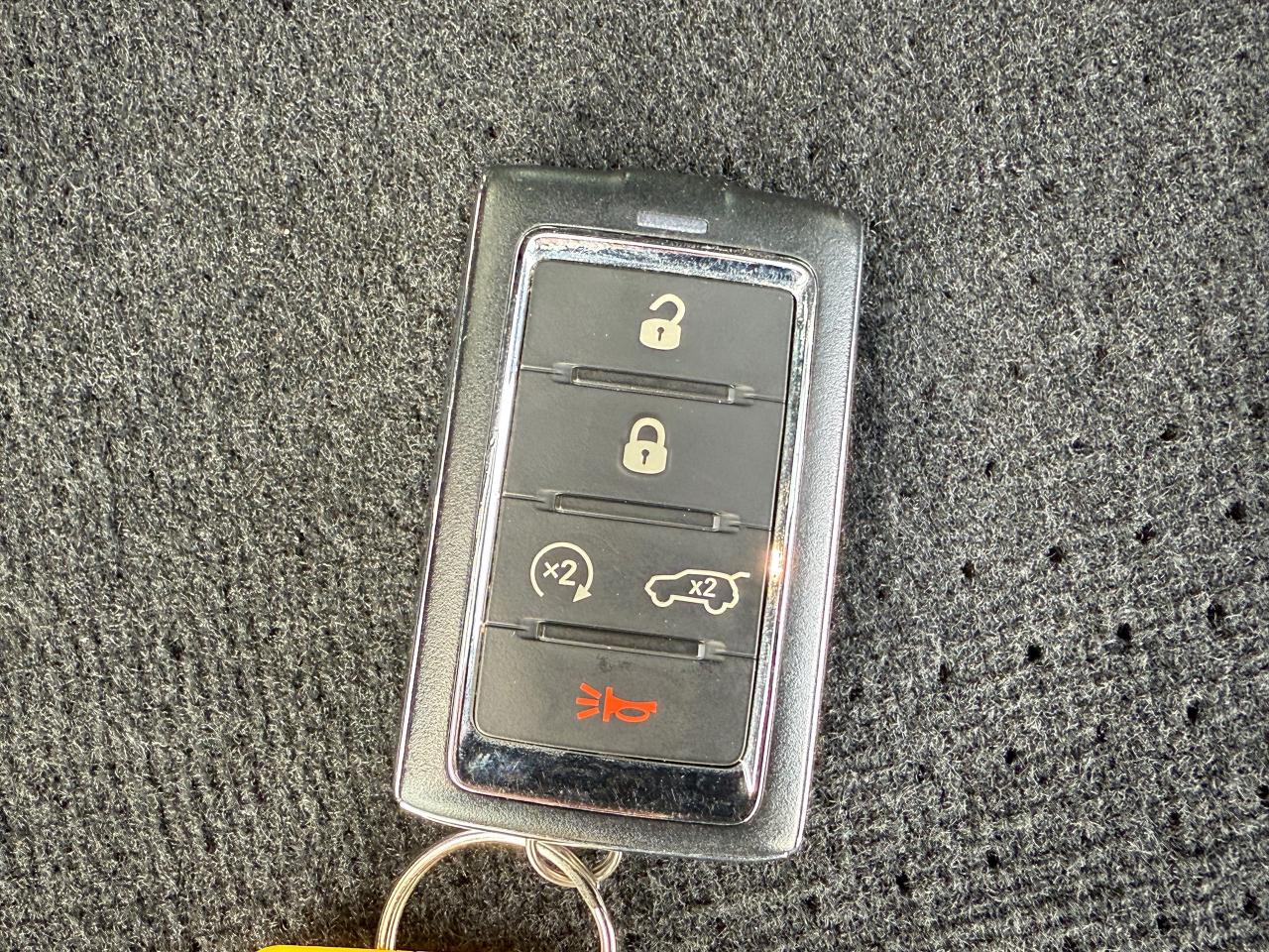 2023 Jeep Grand Cherokee L Laredo 4dr 4x4 Photo