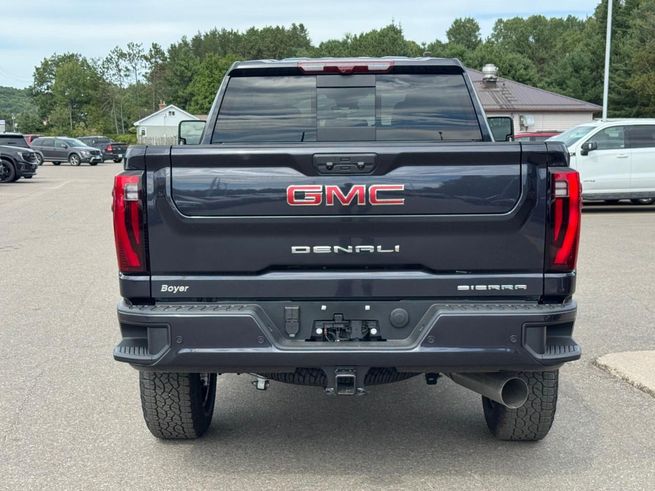 2025 GMC Sierra 3500HD 4WD Crew Cab Standard Box Denali Photo