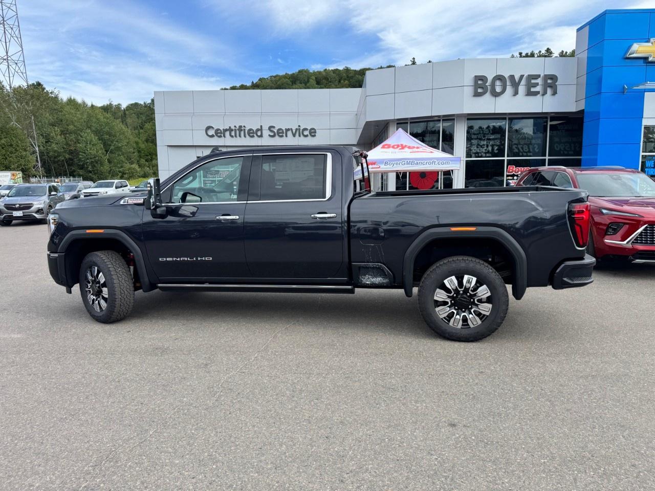 2025 GMC Sierra 3500HD 4WD Crew Cab Standard Box Denali Photo