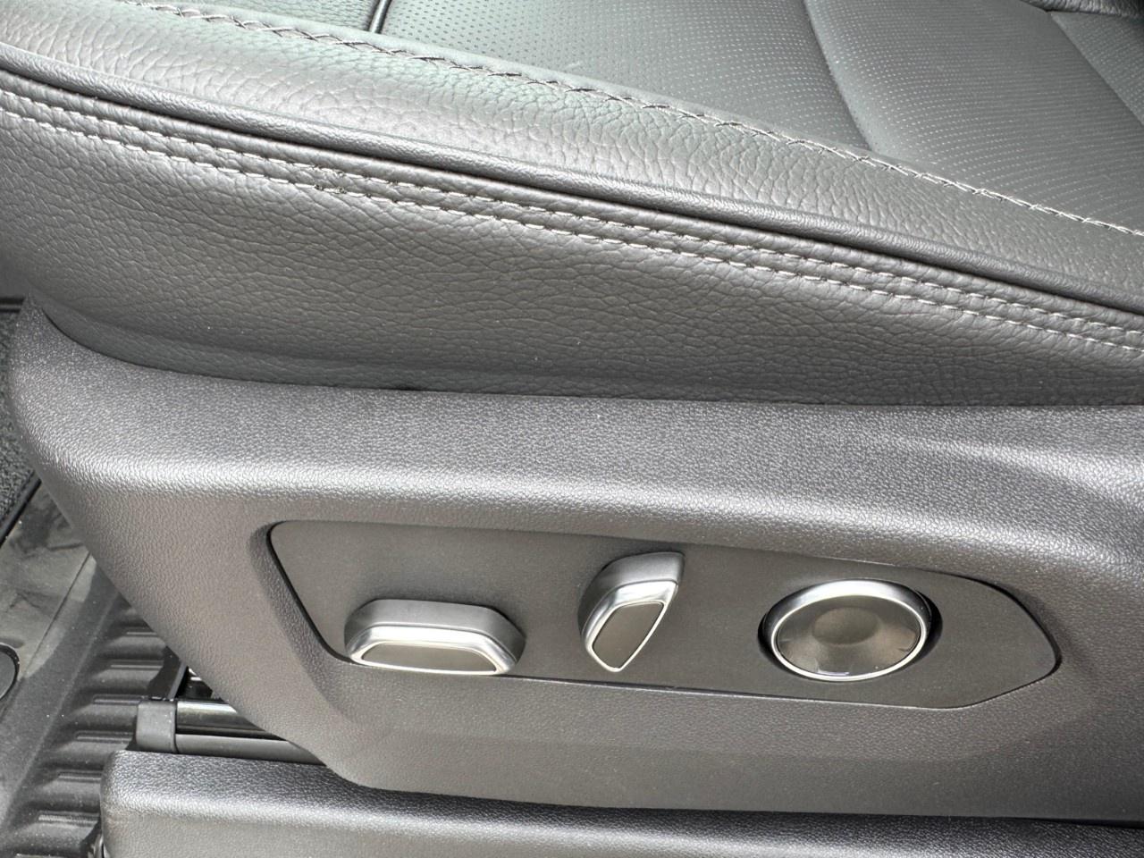 2025 GMC Sierra 3500HD 4WD Crew Cab Standard Box Denali Photo