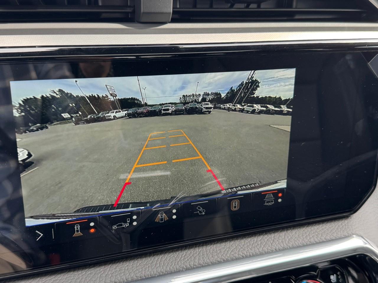 2025 GMC Sierra 3500HD 4WD Crew Cab Standard Box Denali Photo