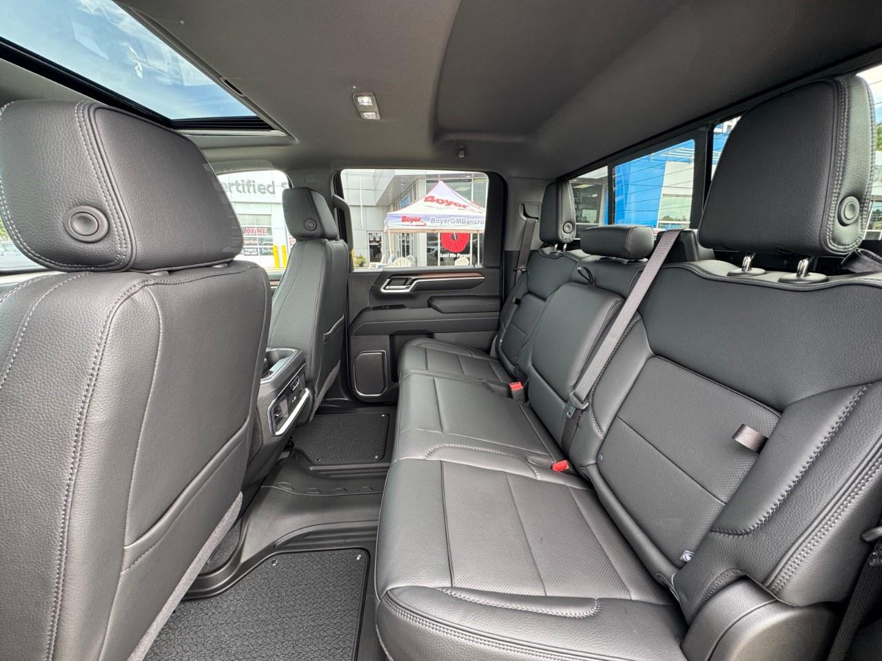 2025 GMC Sierra 3500HD 4WD Crew Cab Standard Box Denali Photo