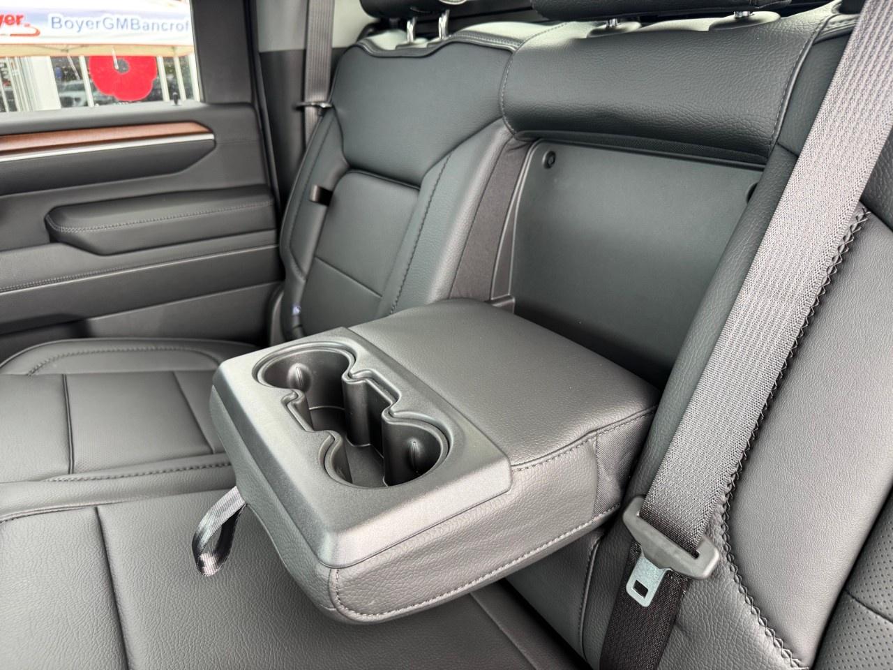 2025 GMC Sierra 3500HD 4WD Crew Cab Standard Box Denali Photo