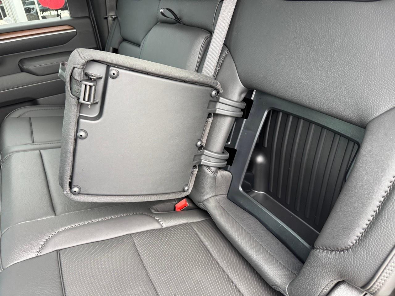 2025 GMC Sierra 3500HD 4WD Crew Cab Standard Box Denali Photo