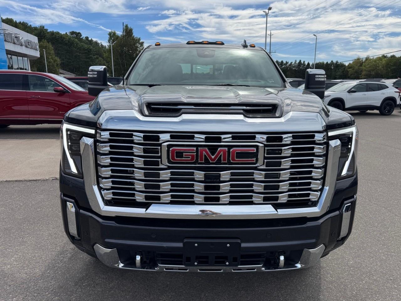 2025 GMC Sierra 3500HD 4WD Crew Cab Standard Box Denali Photo