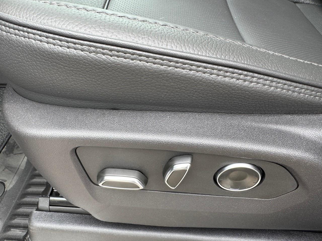 2025 GMC Sierra 3500HD 4WD Crew Cab Standard Box Denali Photo