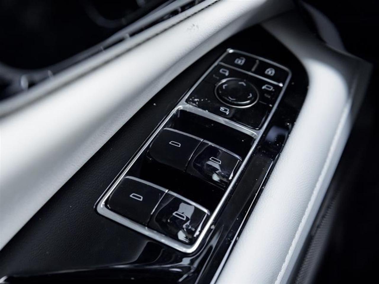 2026 Cadillac OPTIQ Luxury 4dr Photo