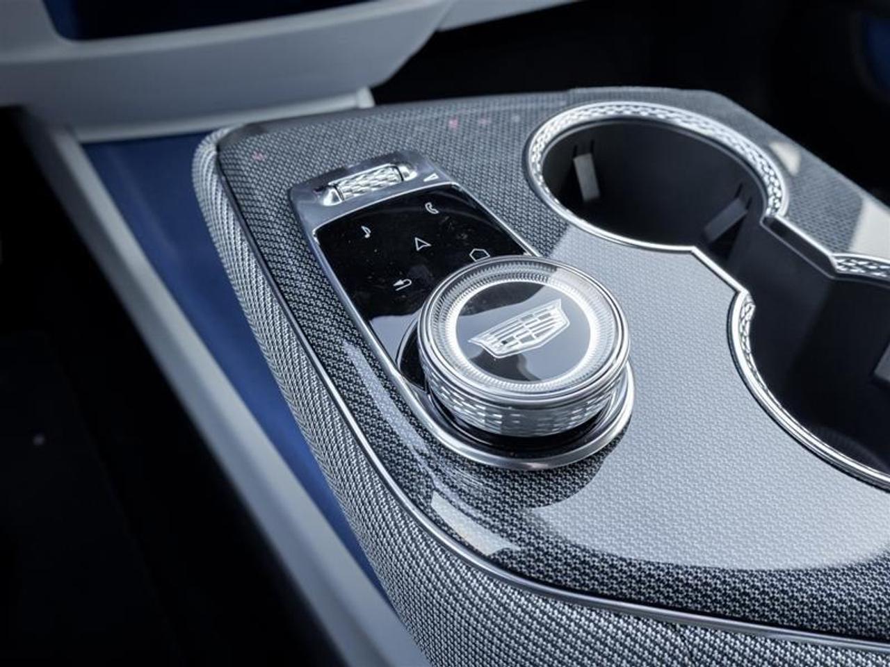 2026 Cadillac OPTIQ Luxury 4dr Photo