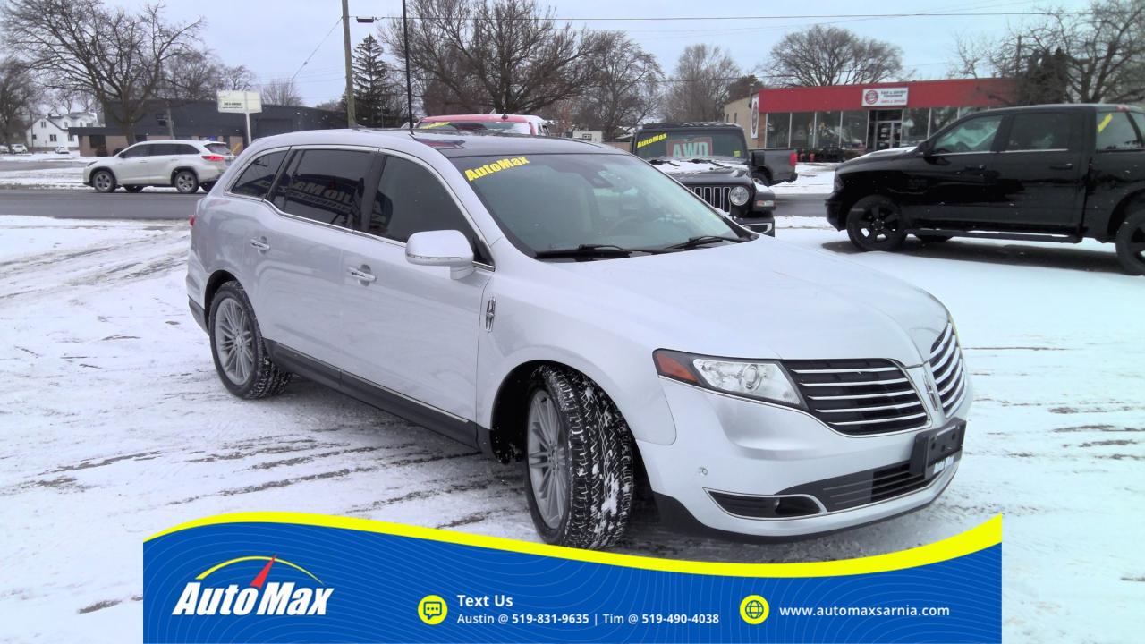 2018 Lincoln MKT Elite 4dr All-Wheel Drive Photo2