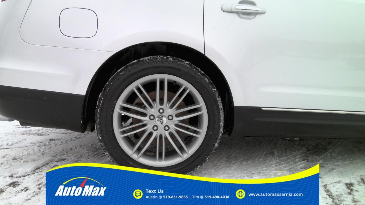 2018 Lincoln MKT Elite 4dr All-Wheel Drive Photo