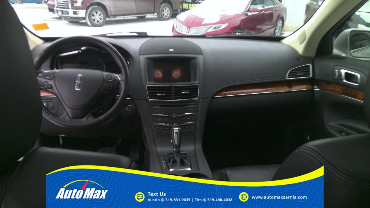 2018 Lincoln MKT Elite 4dr All-Wheel Drive Photo