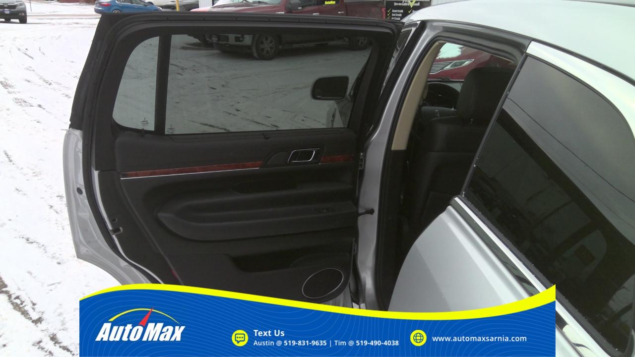 2018 Lincoln MKT Elite 4dr All-Wheel Drive Photo