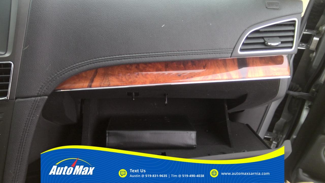 2018 Lincoln MKT Elite 4dr All-Wheel Drive Photo