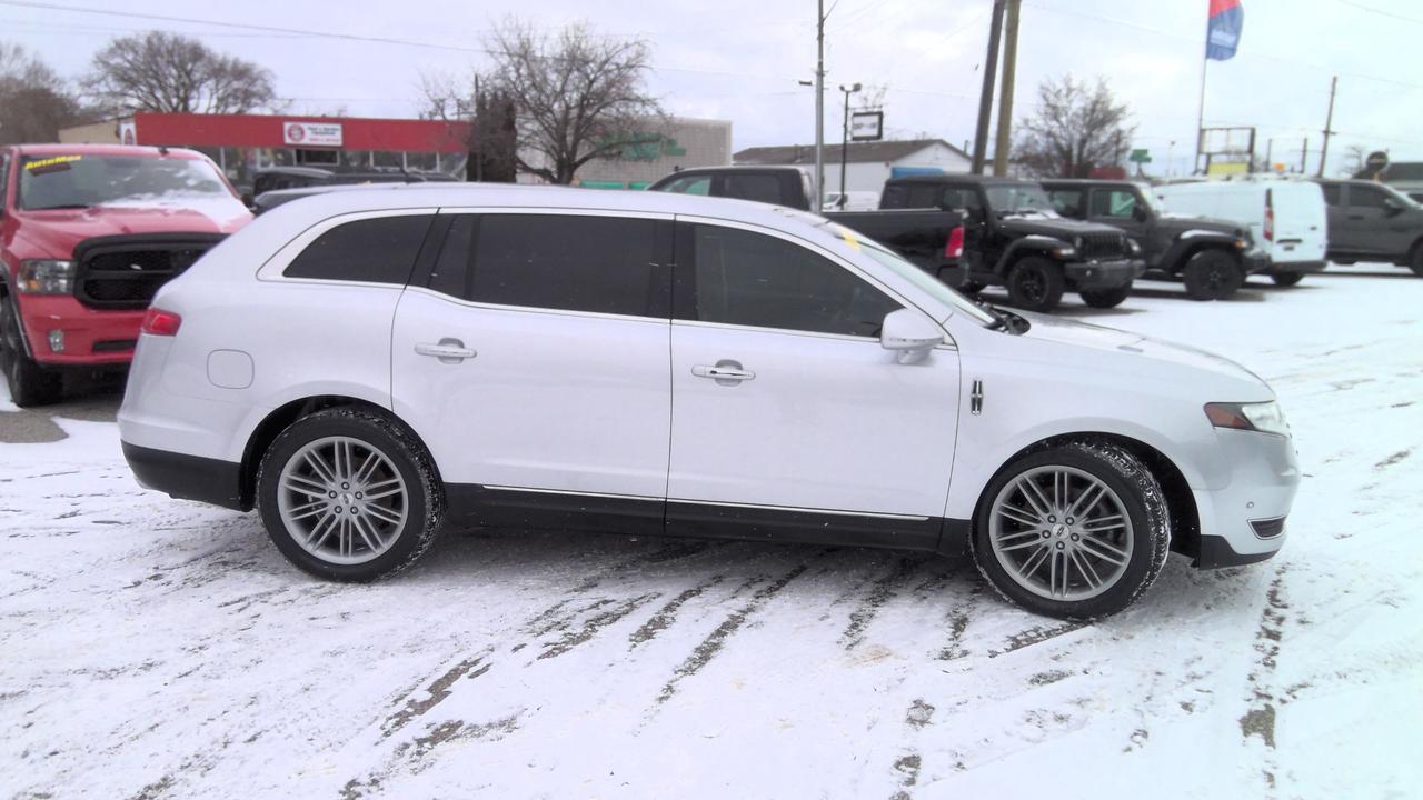 2018 Lincoln MKT Elite 4dr All-Wheel Drive Photo
