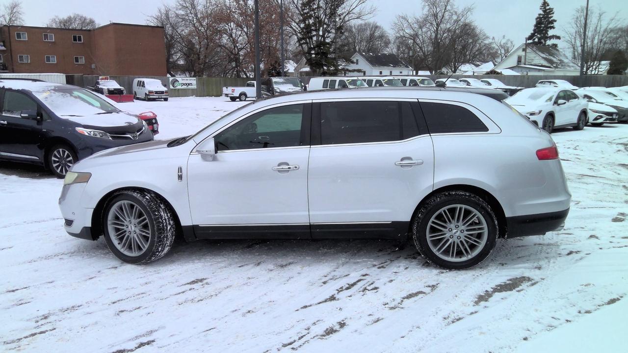 2018 Lincoln MKT Elite 4dr All-Wheel Drive Photo