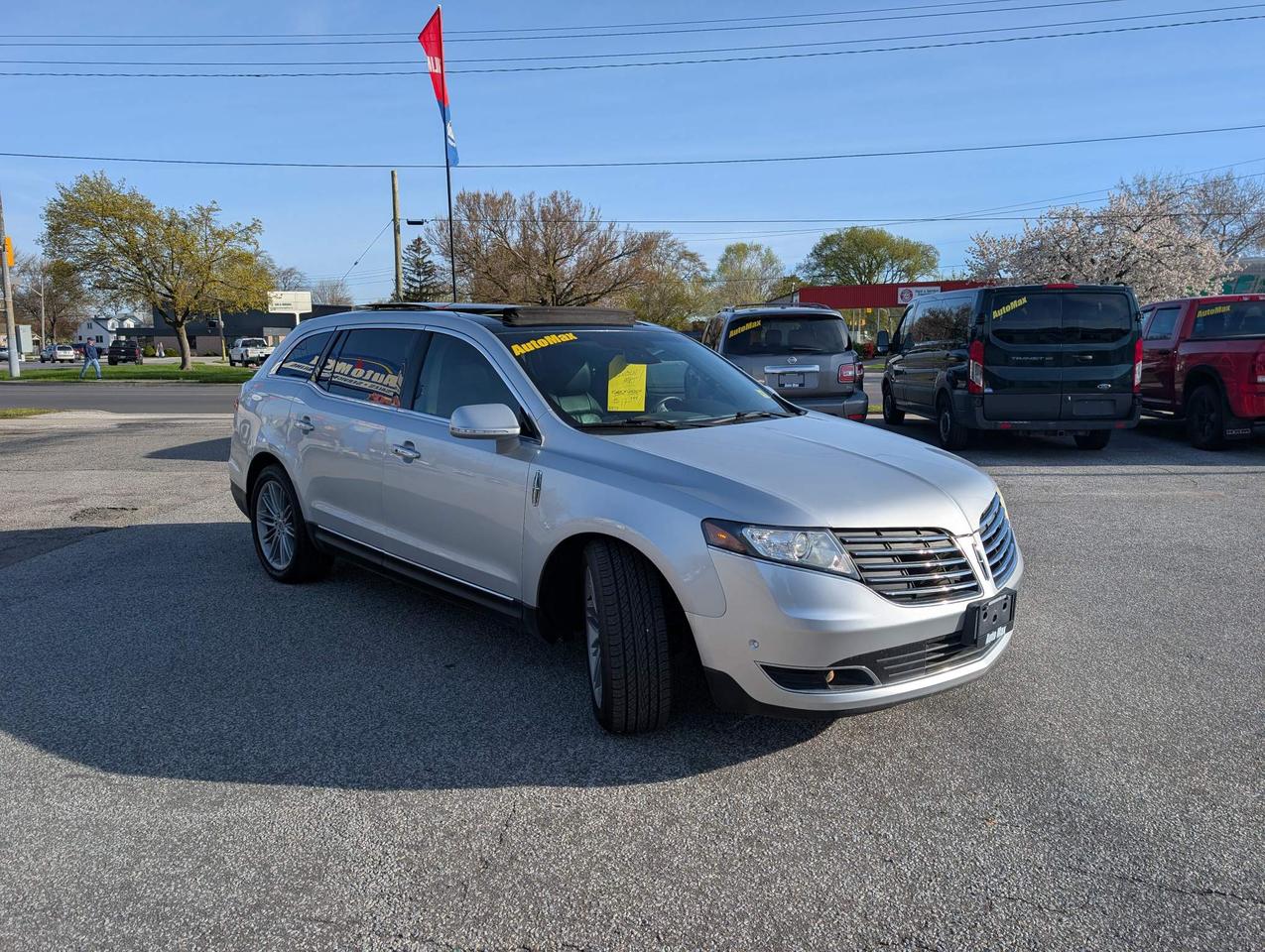 2018 Lincoln MKT Elite 4dr All-Wheel Drive Photo