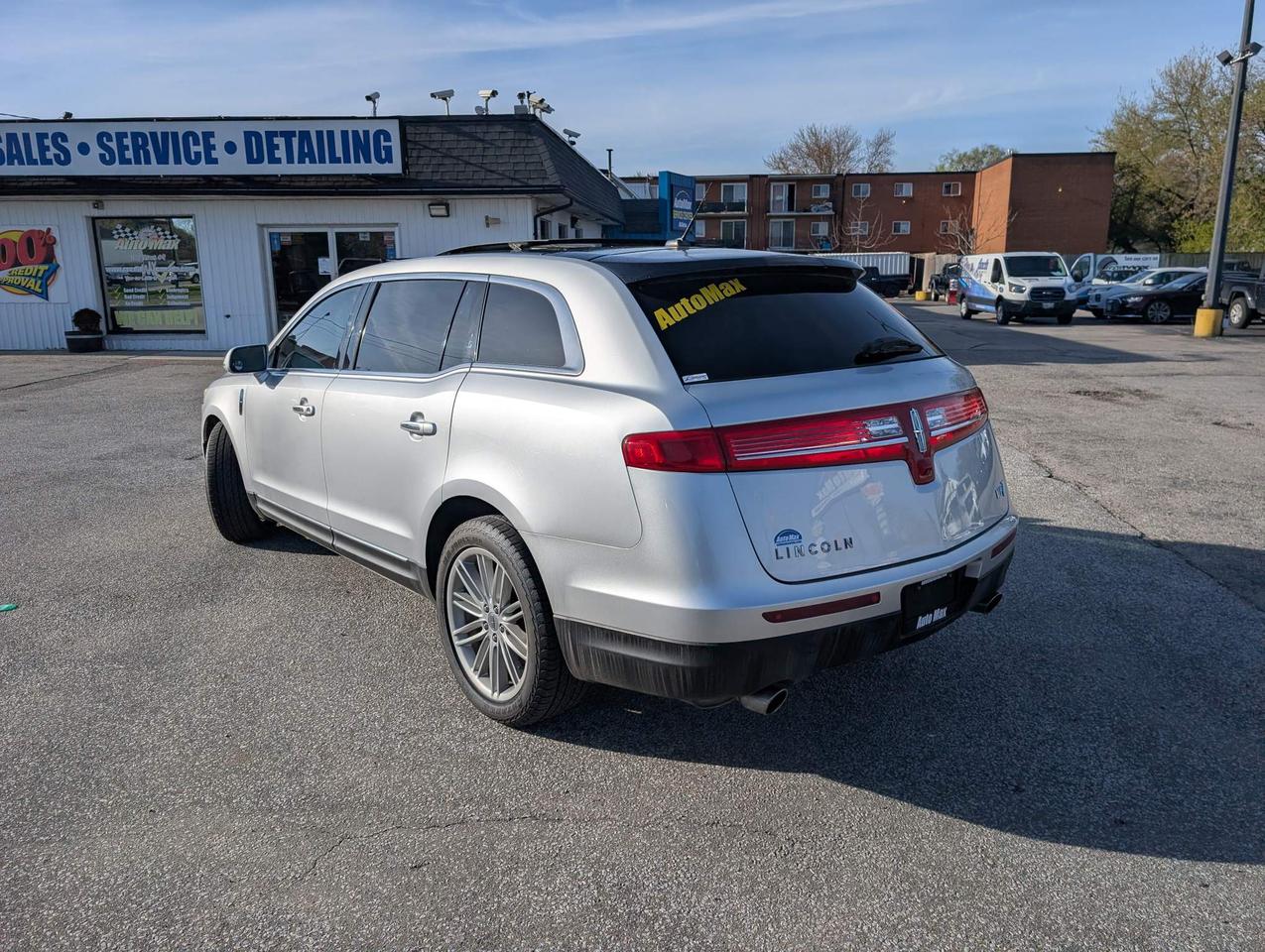 2018 Lincoln MKT Elite 4dr All-Wheel Drive Photo