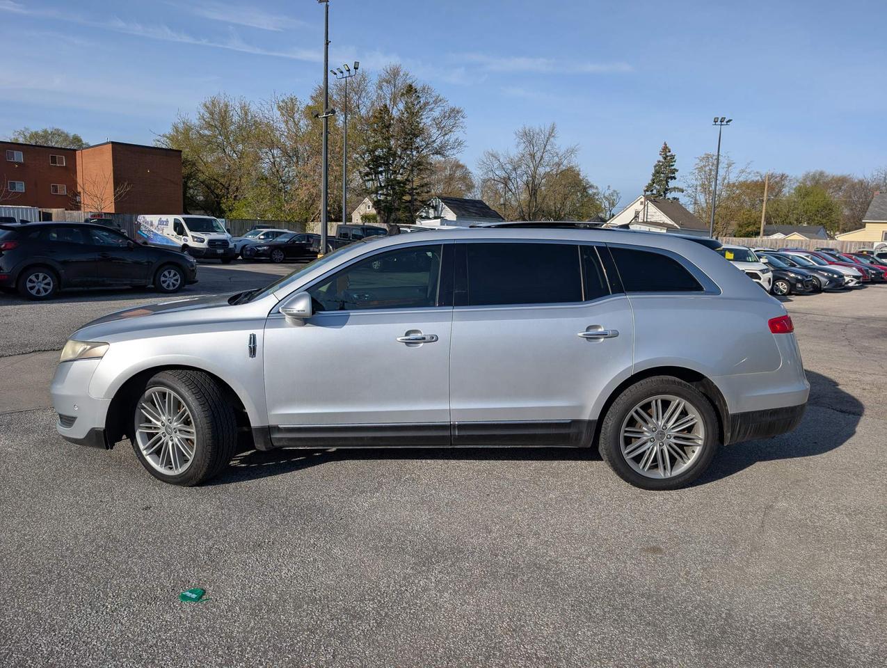 2018 Lincoln MKT Elite 4dr All-Wheel Drive Photo