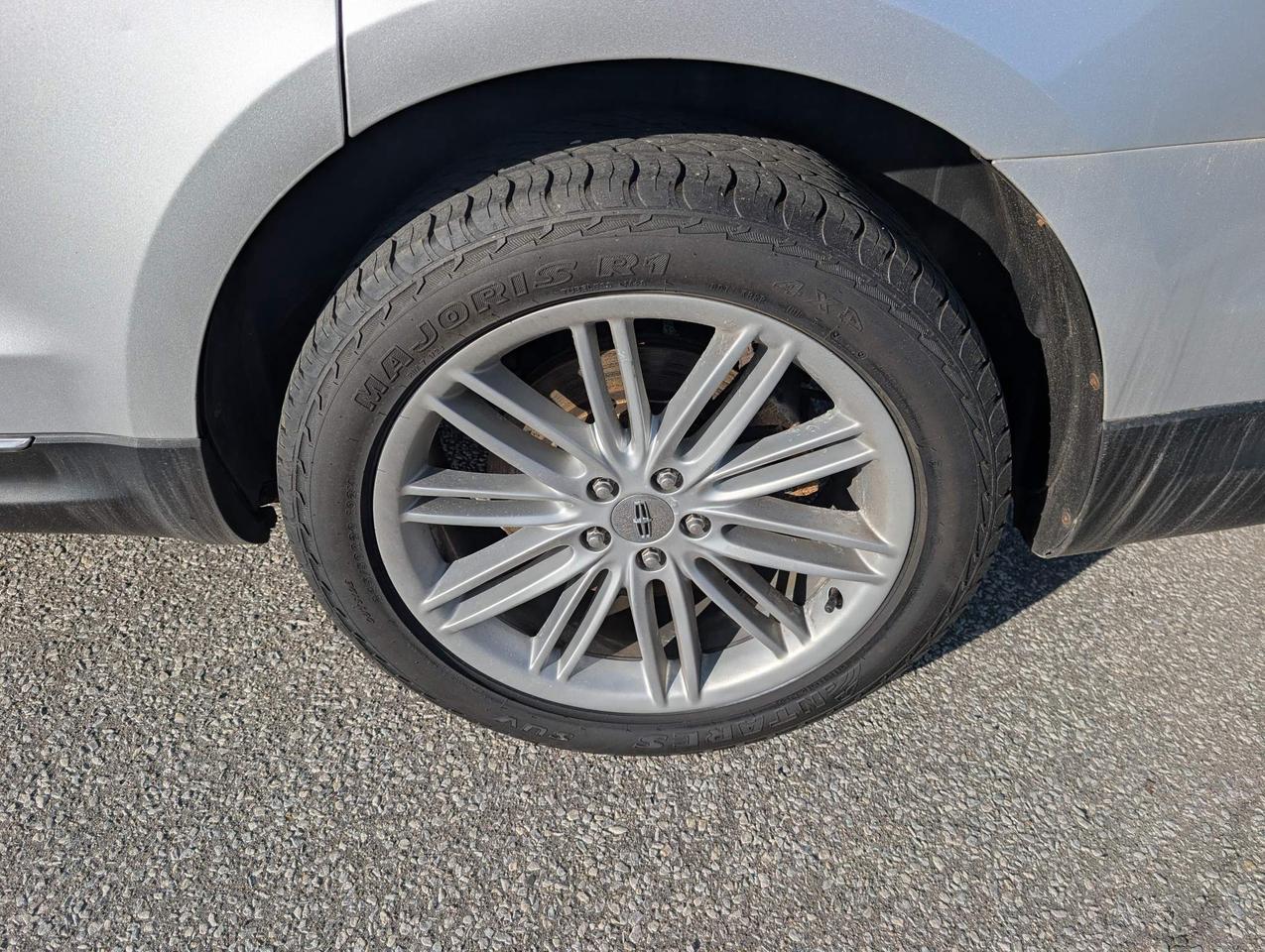 2018 Lincoln MKT Elite 4dr All-Wheel Drive Photo