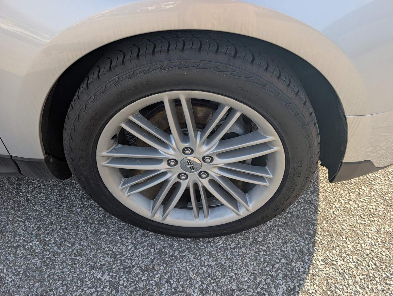 2018 Lincoln MKT Elite 4dr All-Wheel Drive Photo