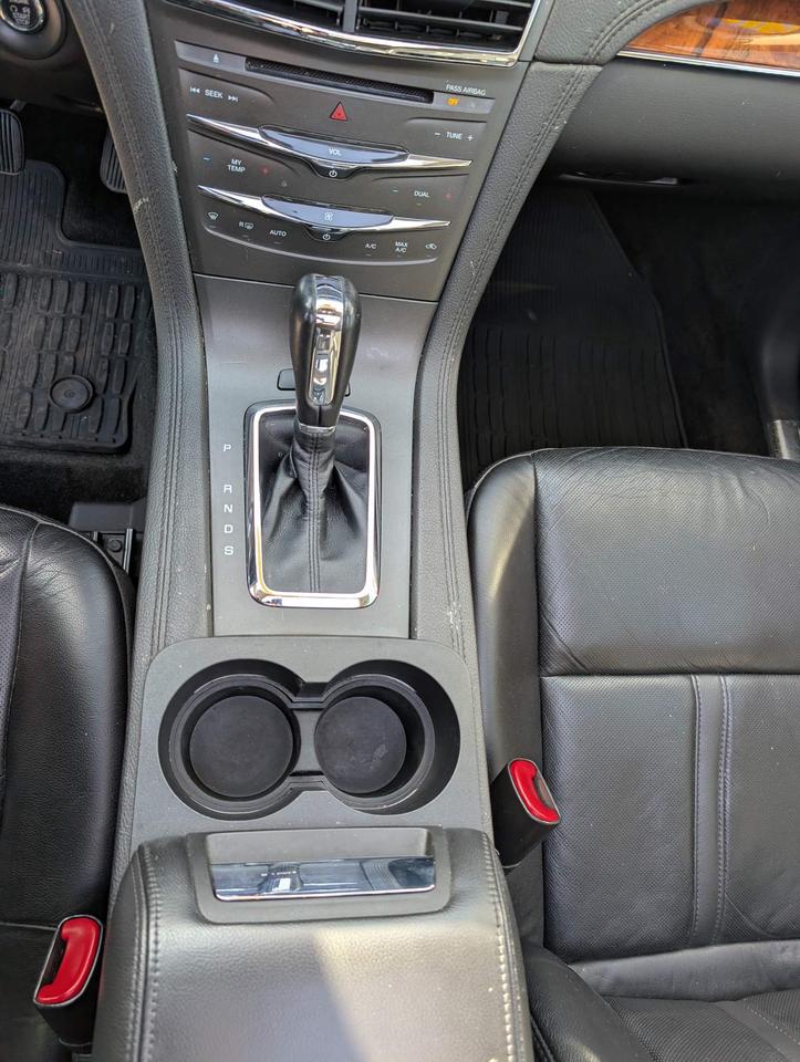 2018 Lincoln MKT Elite 4dr All-Wheel Drive Photo