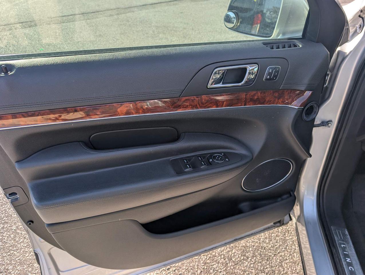 2018 Lincoln MKT Elite 4dr All-Wheel Drive Photo