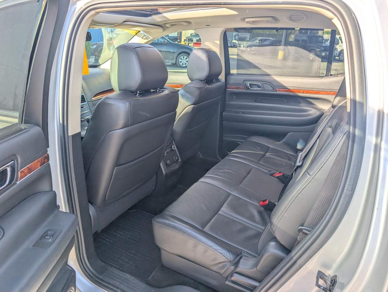 2018 Lincoln MKT Elite 4dr All-Wheel Drive Photo