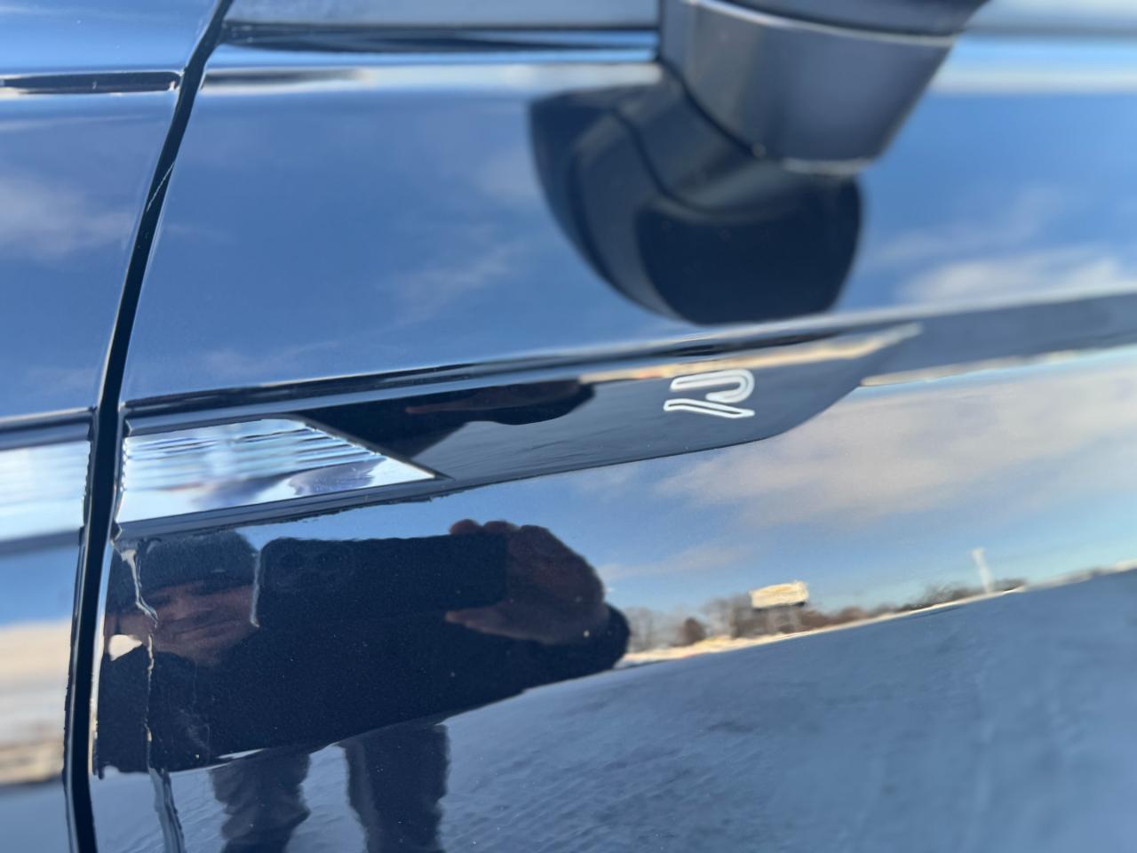 2022 Volkswagen Tiguan Comfortline R-Line Black Edition 4dr All-Wheel Drive 4MOTION Photo