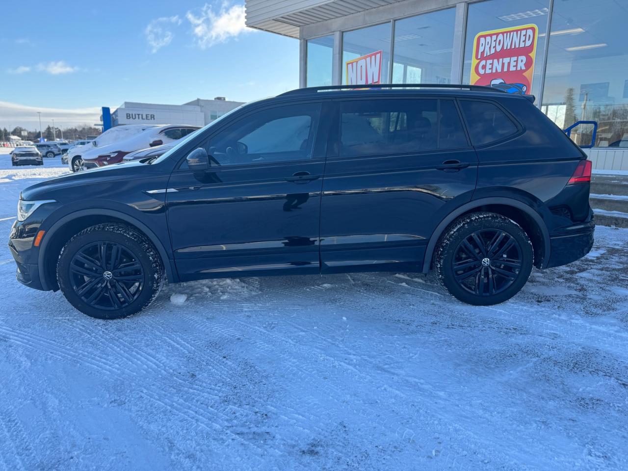 2022 Volkswagen Tiguan Comfortline R-Line Black Edition 4dr All-Wheel Drive 4MOTION Photo