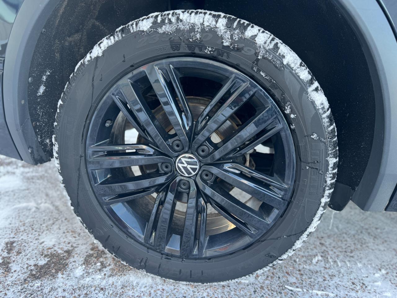 2022 Volkswagen Tiguan Comfortline R-Line Black Edition 4dr All-Wheel Drive 4MOTION Photo