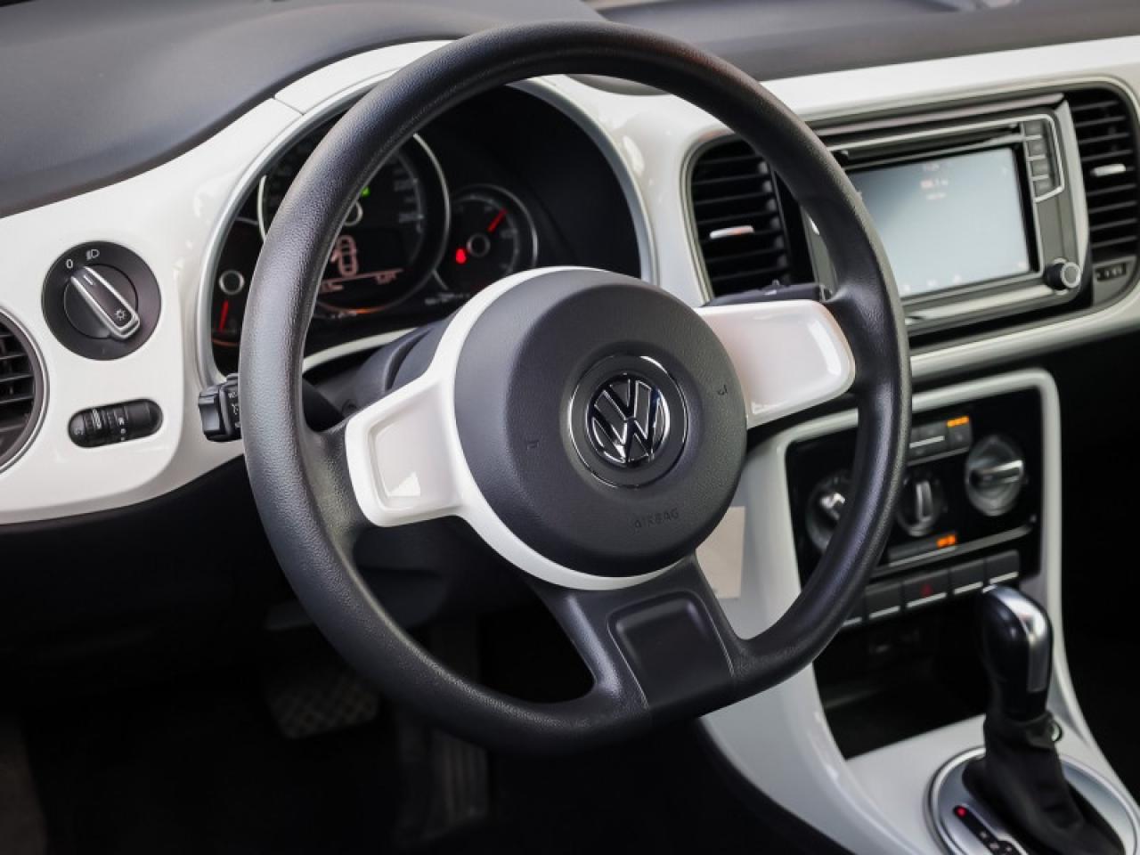 2018 Volkswagen Beetle Coupe Trendline 2.0T 6sp at w/Tip Photo