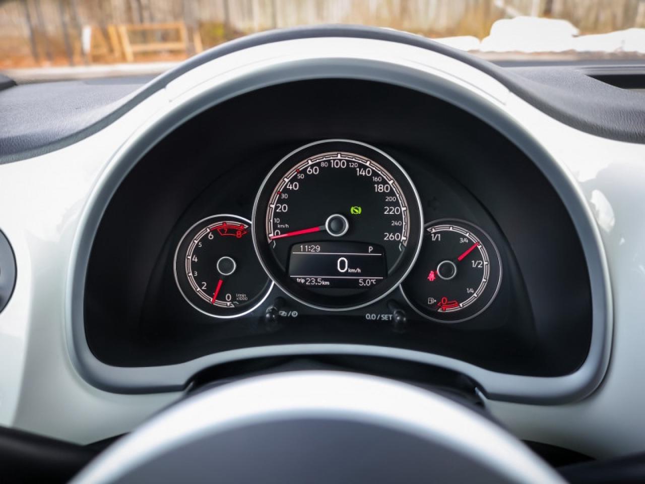 2018 Volkswagen Beetle Coupe Trendline 2.0T 6sp at w/Tip Photo