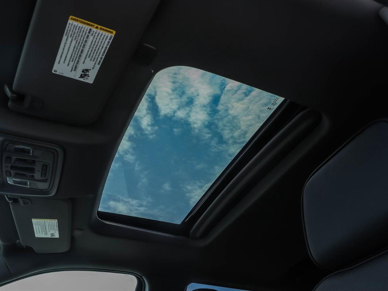 2025 GMC SIERRA 2500HD 4WD Crew Cab Standard Box Denali Photo