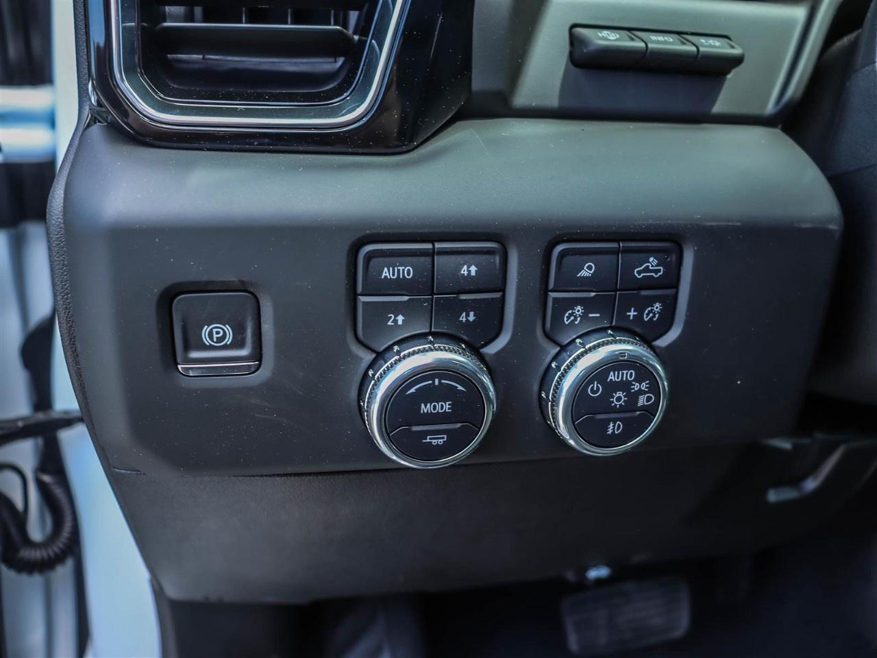 2025 GMC SIERRA 2500HD 4WD Crew Cab Standard Box Denali Photo