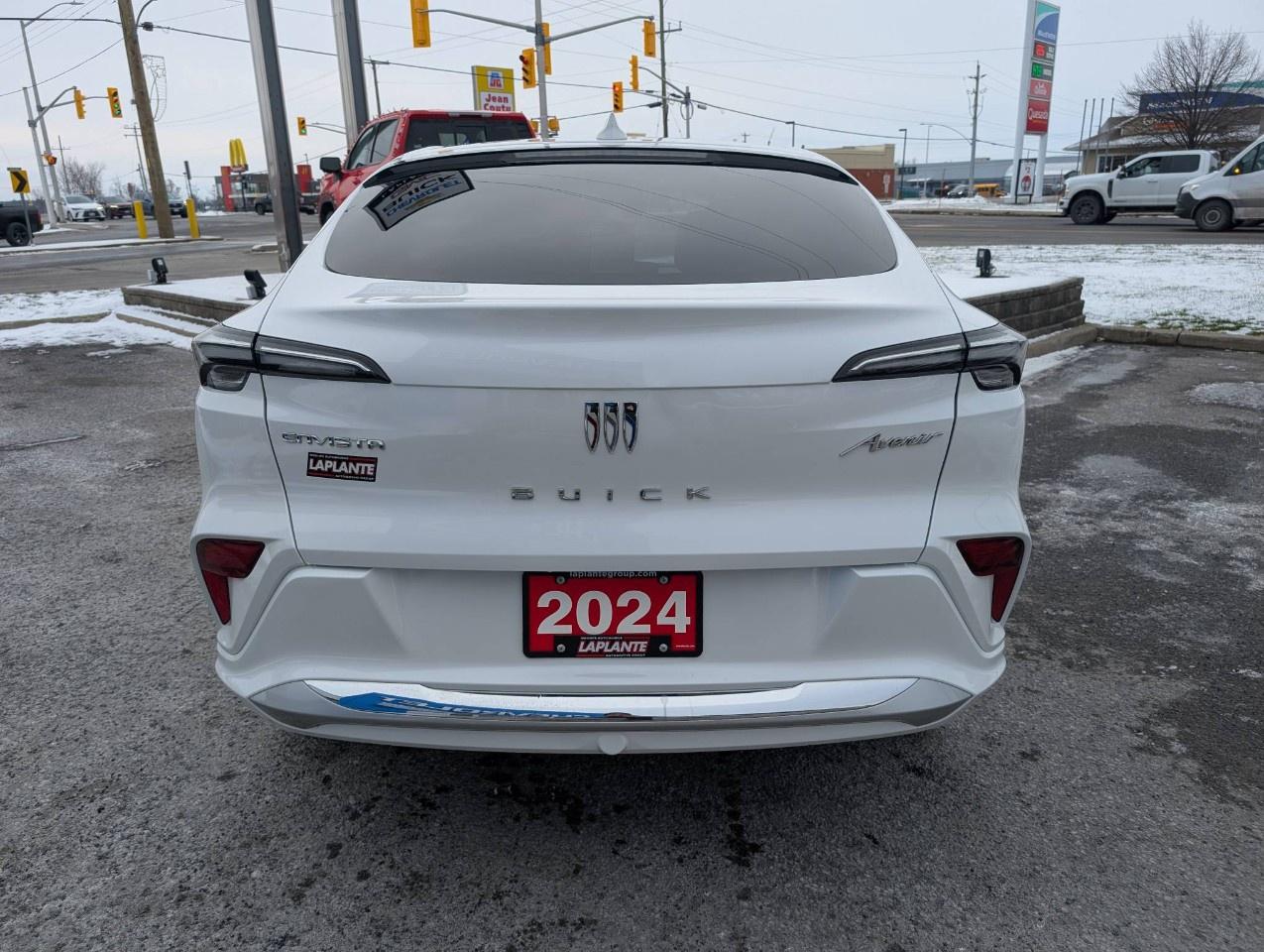 2024 Buick Envista FWD 4dr Avenir Photo4