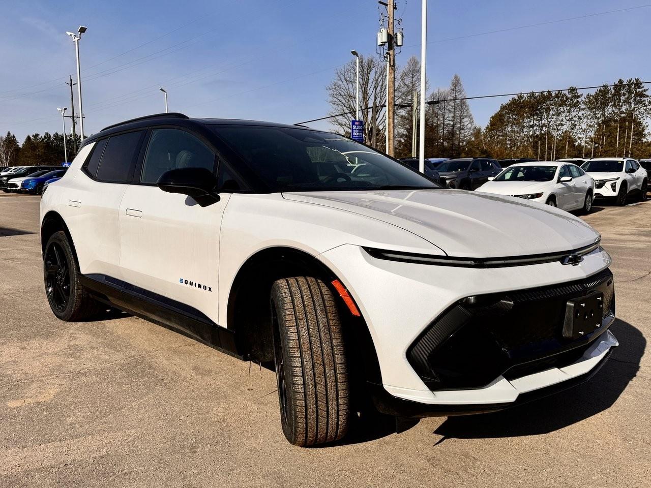2025 Chevrolet Equinox EV 4dr RS Photo2