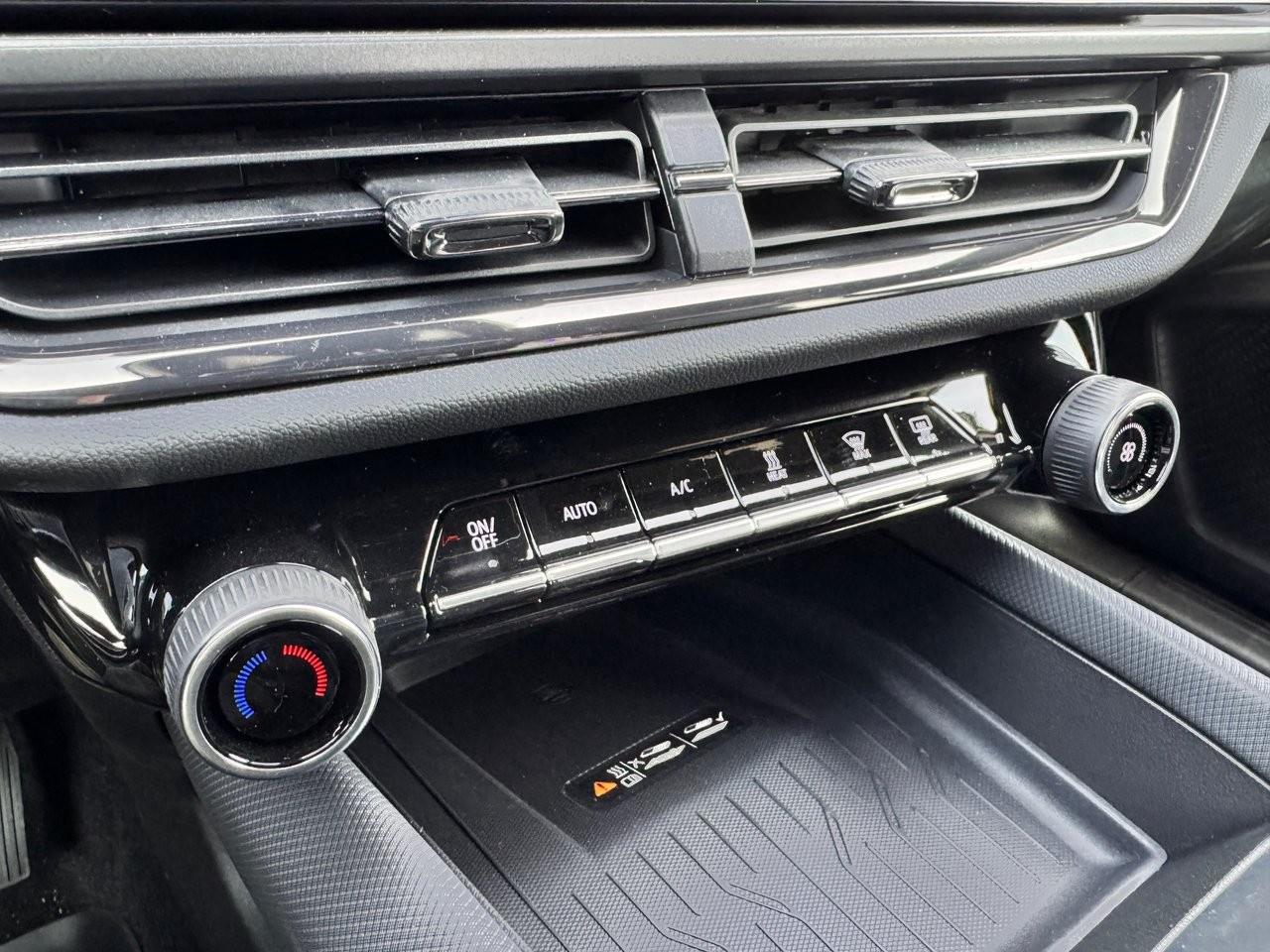 2025 Chevrolet Equinox EV 4dr RS Photo