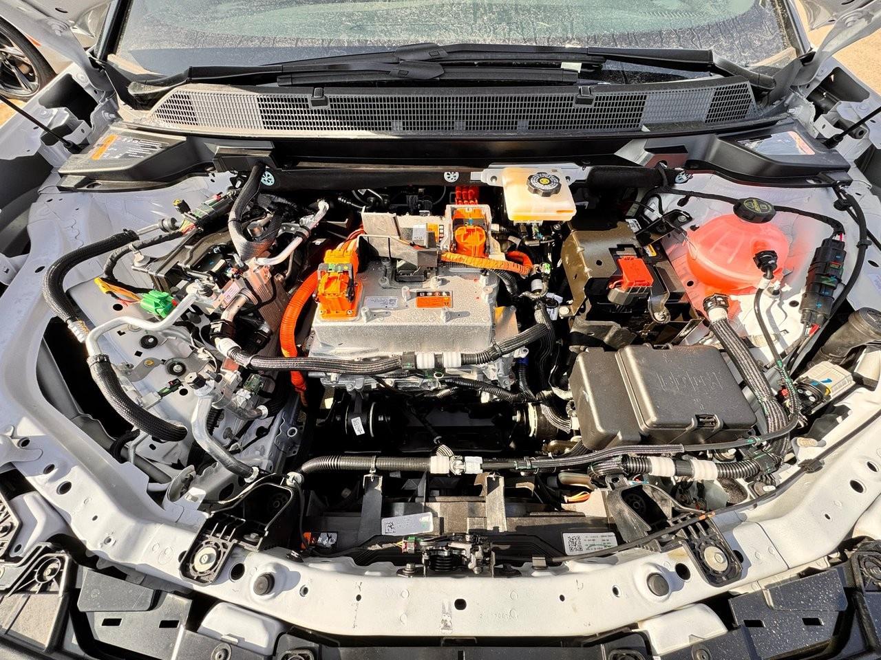 2025 Chevrolet Equinox EV 4dr RS Photo