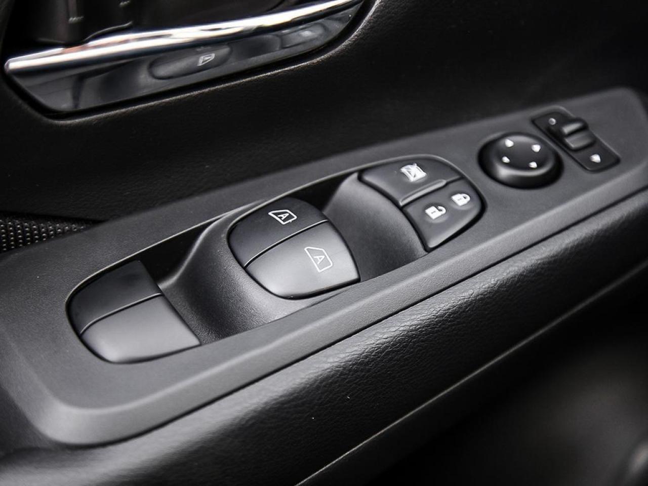 2025 Nissan Kicks Play SV 4dr Front-Wheel Drive Photo