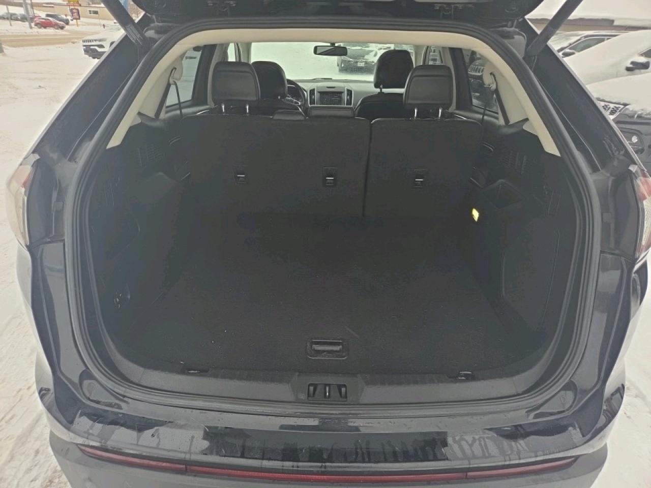 2017 Ford Edge TITANIUM 4DR ALL-WHEEL DRIVE Photo3