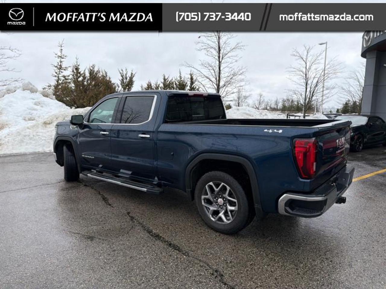 2023 GMC Sierra 1500 SLT Photo2