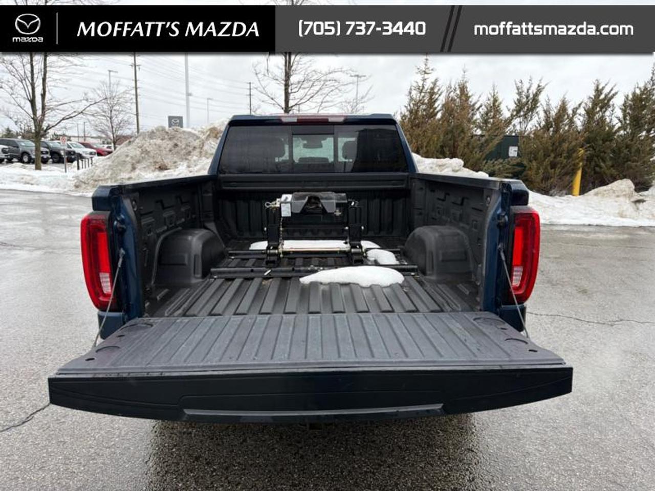 2023 GMC Sierra 1500 SLT Photo