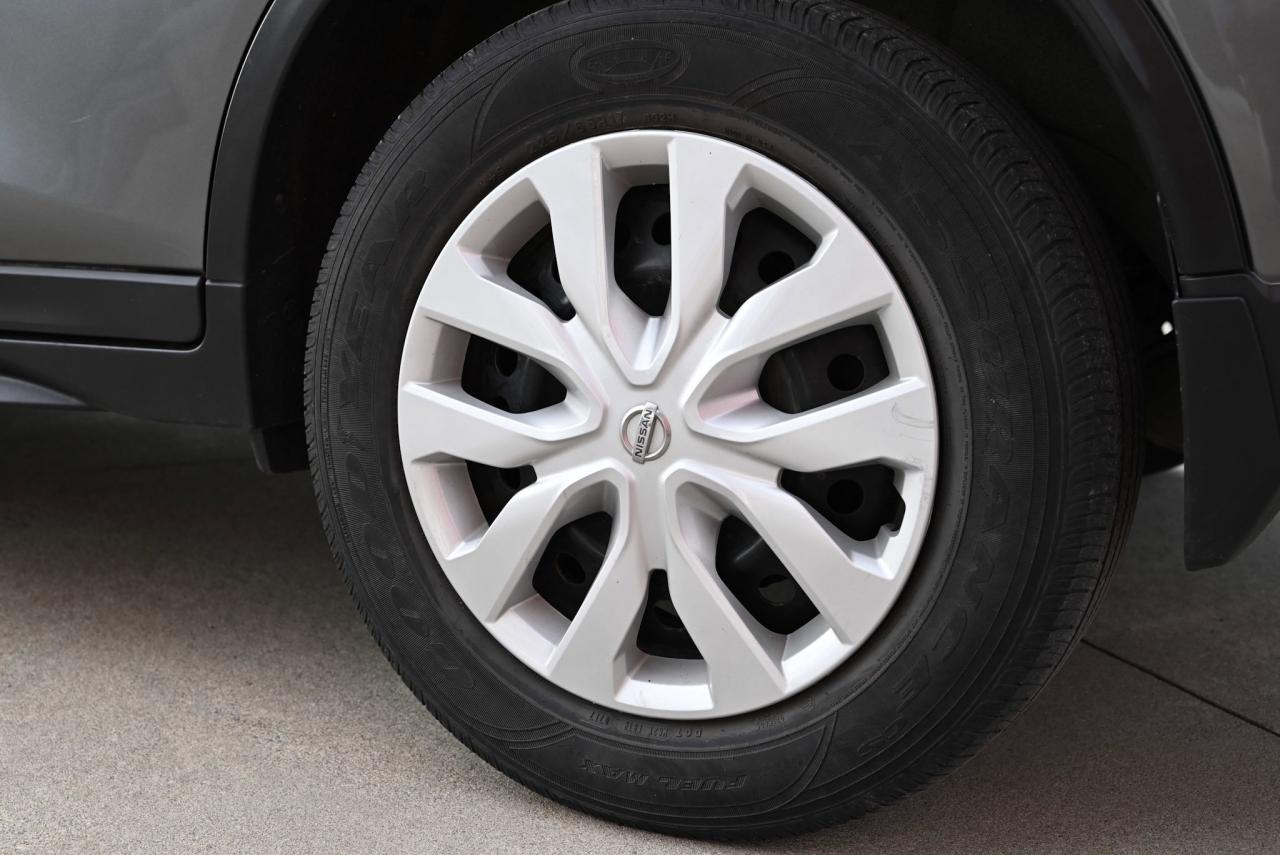 2018 Nissan Rogue 1-OWNER SUV/ LOW KILO/ SERVICE HISTORY Photo4