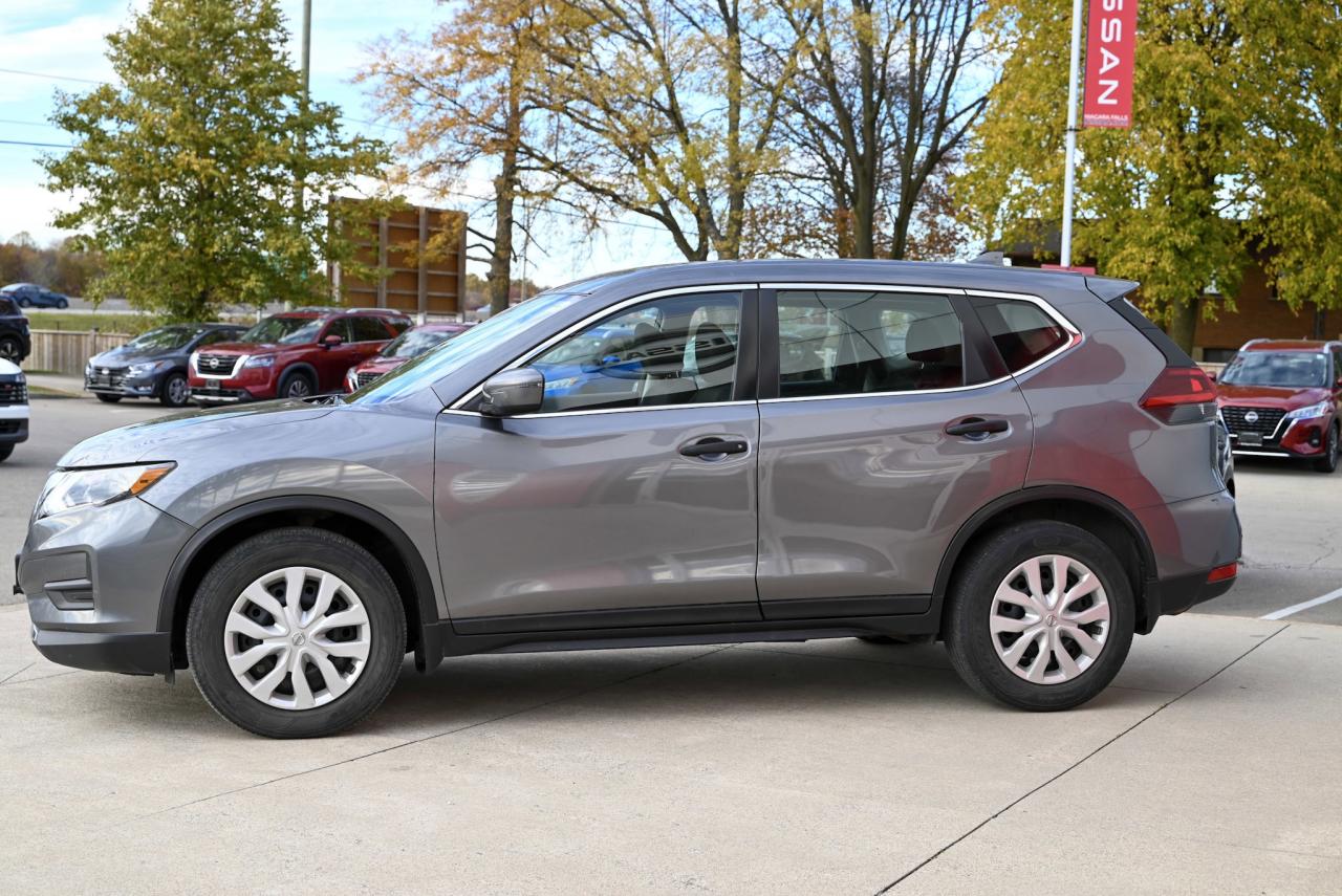 2018 Nissan Rogue 1-OWNER SUV/ LOW KILO/ SERVICE HISTORY Photo