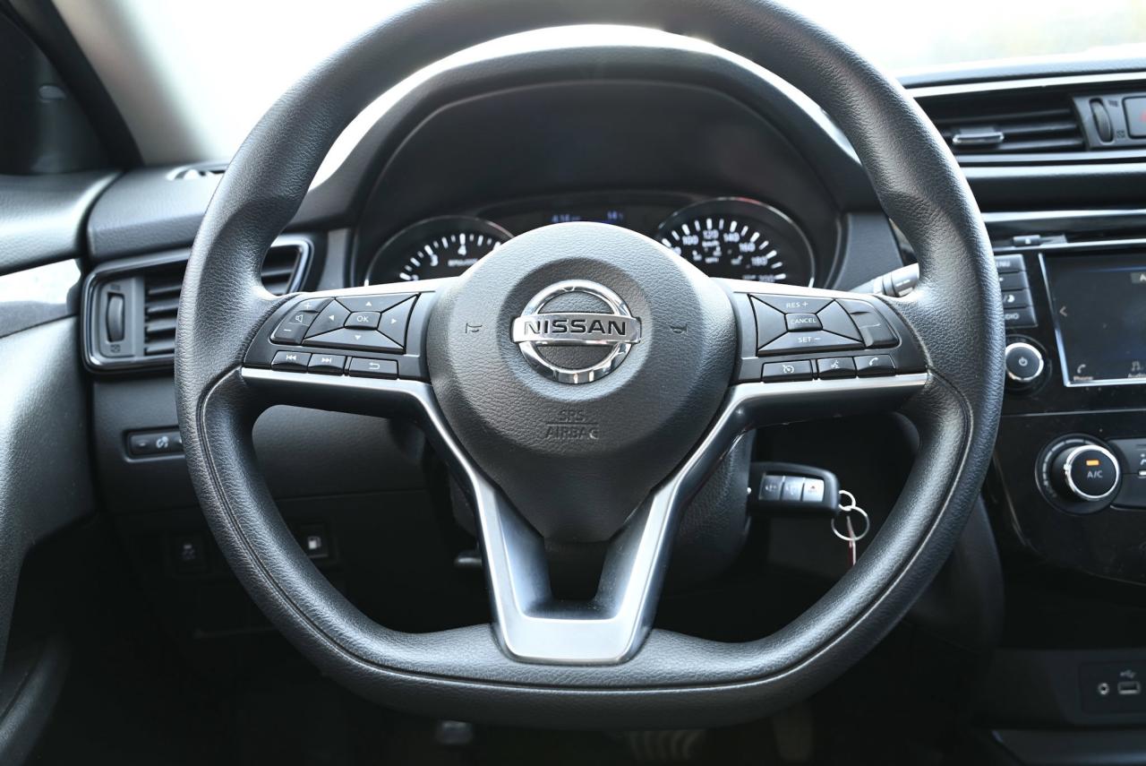 2018 Nissan Rogue 1-OWNER SUV/ LOW KILO/ SERVICE HISTORY Photo