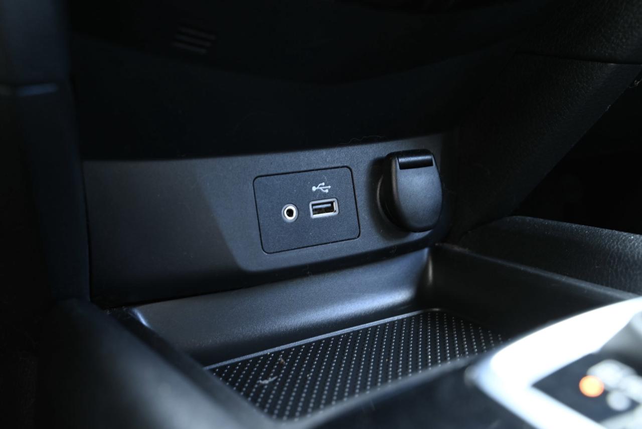 2018 Nissan Rogue 1-OWNER SUV/ LOW KILO/ SERVICE HISTORY Photo