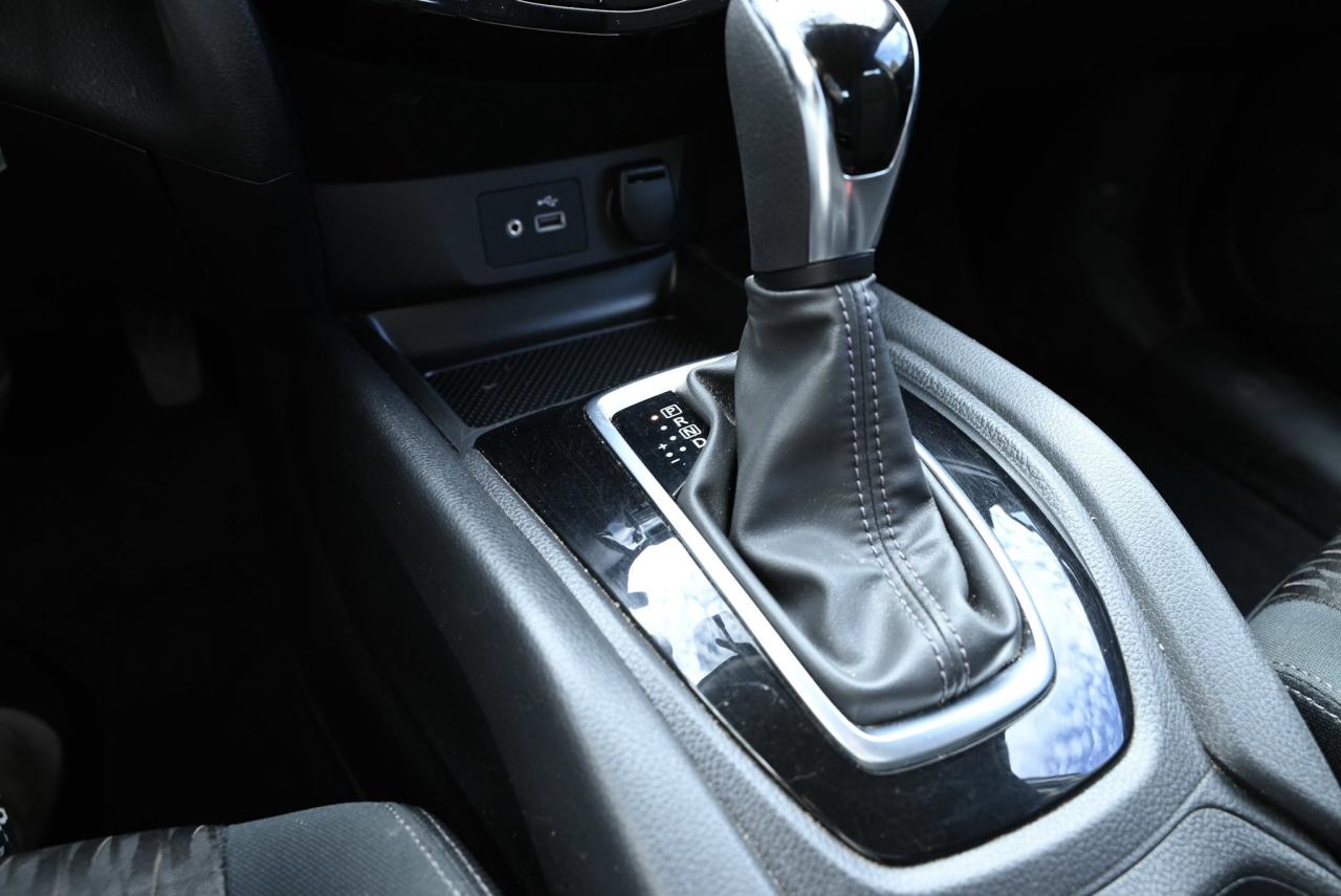 2018 Nissan Rogue 1-OWNER SUV/ LOW KILO/ SERVICE HISTORY Photo