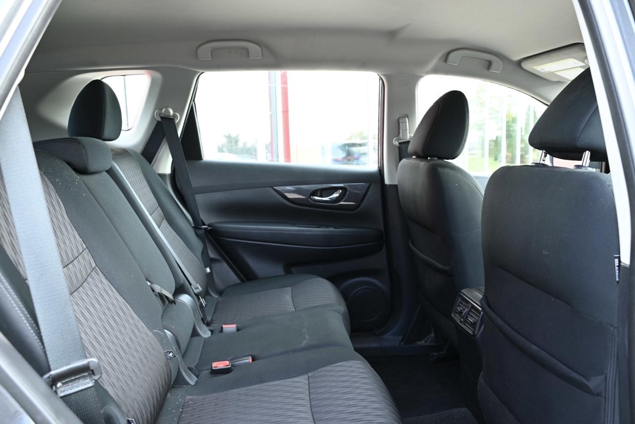 2018 Nissan Rogue 1-OWNER SUV/ LOW KILO/ SERVICE HISTORY Photo