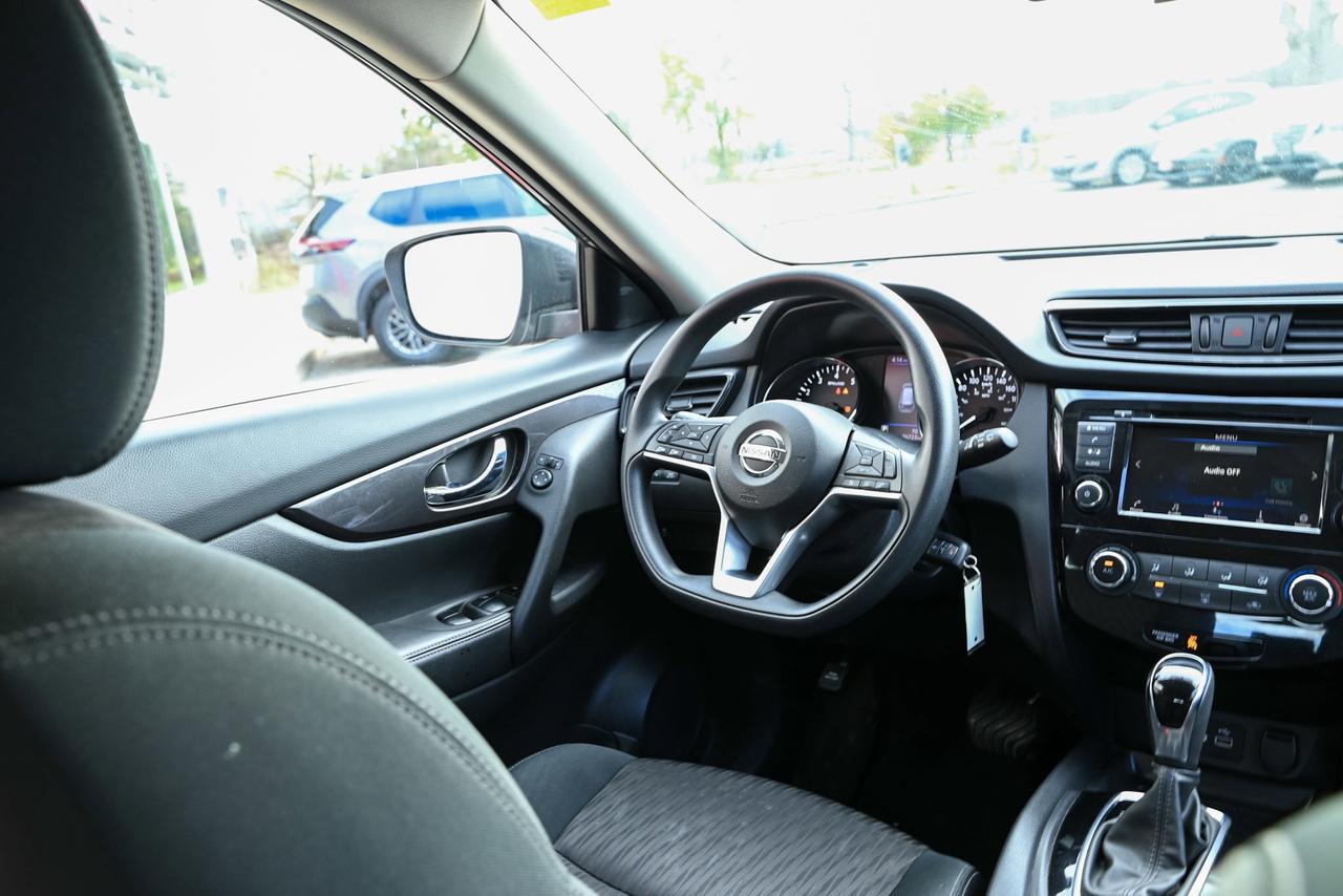 2018 Nissan Rogue 1-OWNER SUV/ LOW KILO/ SERVICE HISTORY Photo